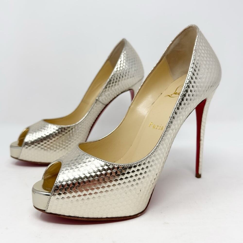 Christian Louboutin New Very Prive 120 Silver Metallic Peep Toe Heels Size 36.5